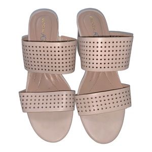 Andrew Geller block heeled sandals size 9.5